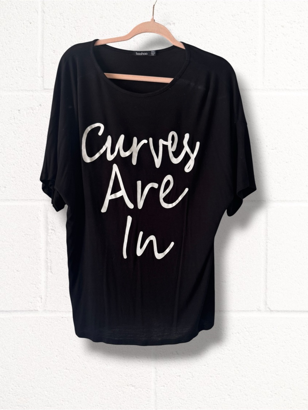 Boohoo “Curves Are In” Black Tee, Size 12